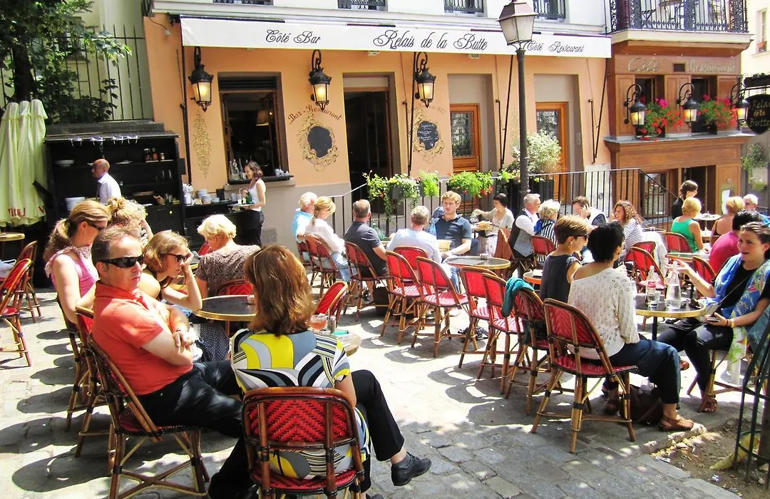 Abbesses Montmartre Apartment-1