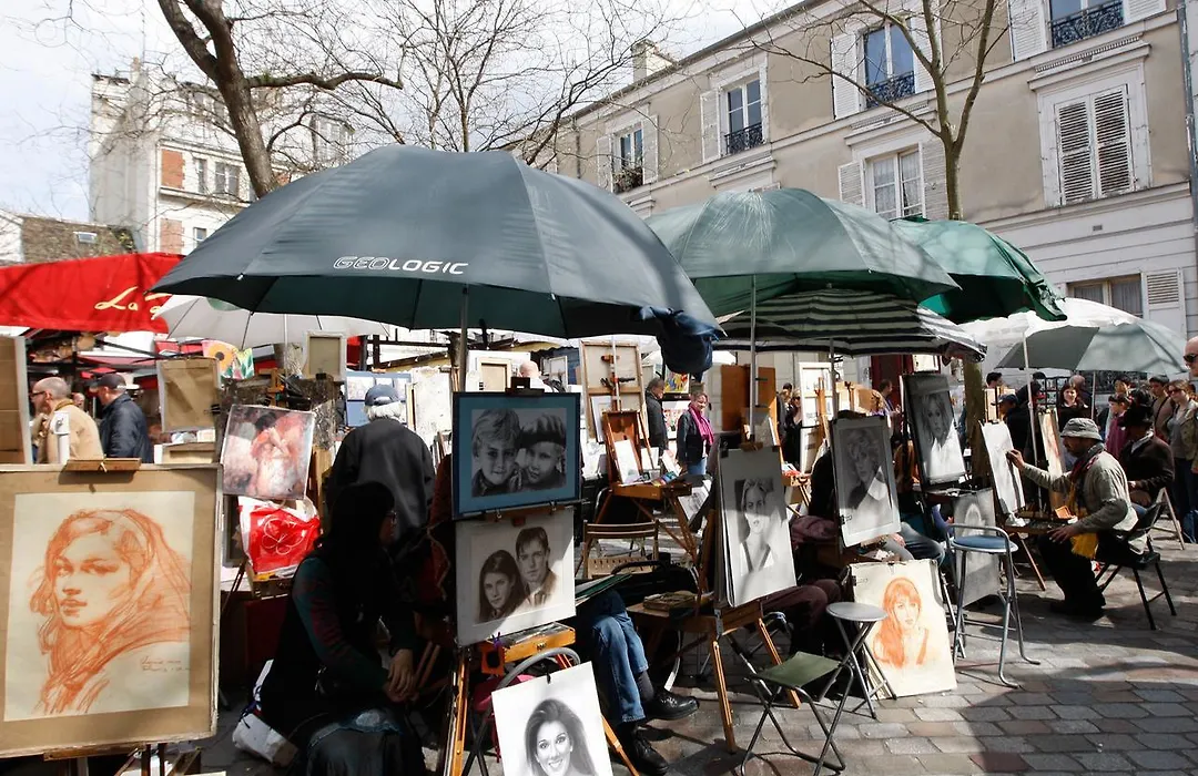 Abbesses Montmartre Apartment-1