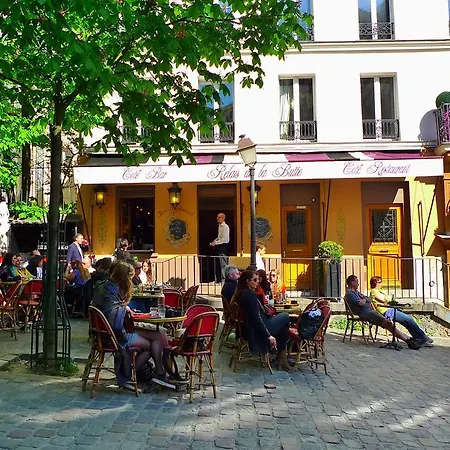 Abbesses Montmartre Apartment-2